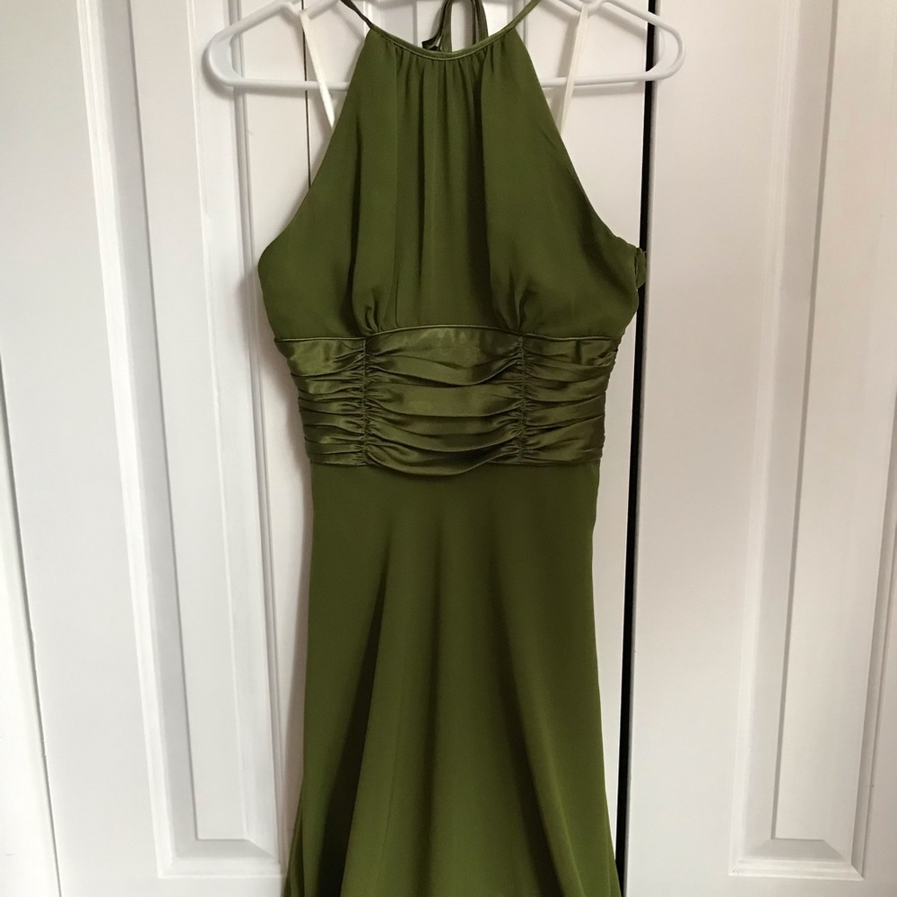 Gorgeous halter dress!